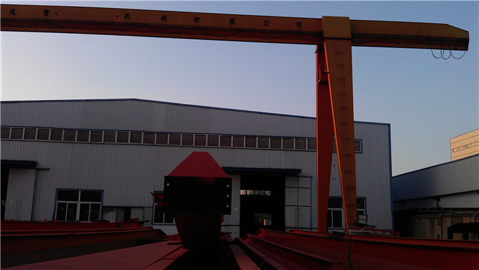 MH型電動(dòng)葫蘆單梁門(mén)式起重機(jī) MH型電動(dòng)葫蘆單梁門(mén)式起重機(jī)