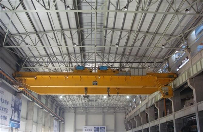 QE型雙小車(chē)通用橋式起重機(jī) QE型雙小車(chē)通用橋式起重機(jī)
