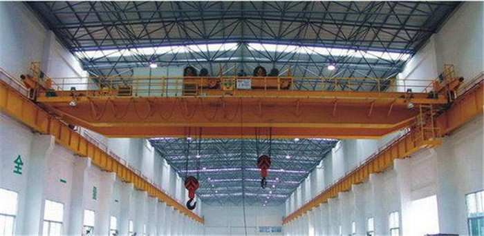 QE型雙小車(chē)通用橋式起重機(jī) QE型雙小車(chē)通用橋式起重機(jī)